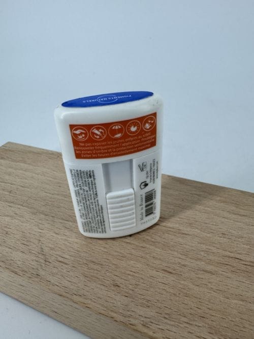 Love Stick Solaire Teinté Formule Bio IP50+ Visage Et Lèvres Couleur Bleu 10g 3700276349908
